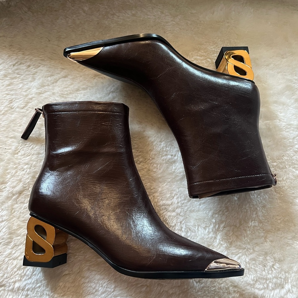 Elegant Brown Ankle Boots with Gold Heel